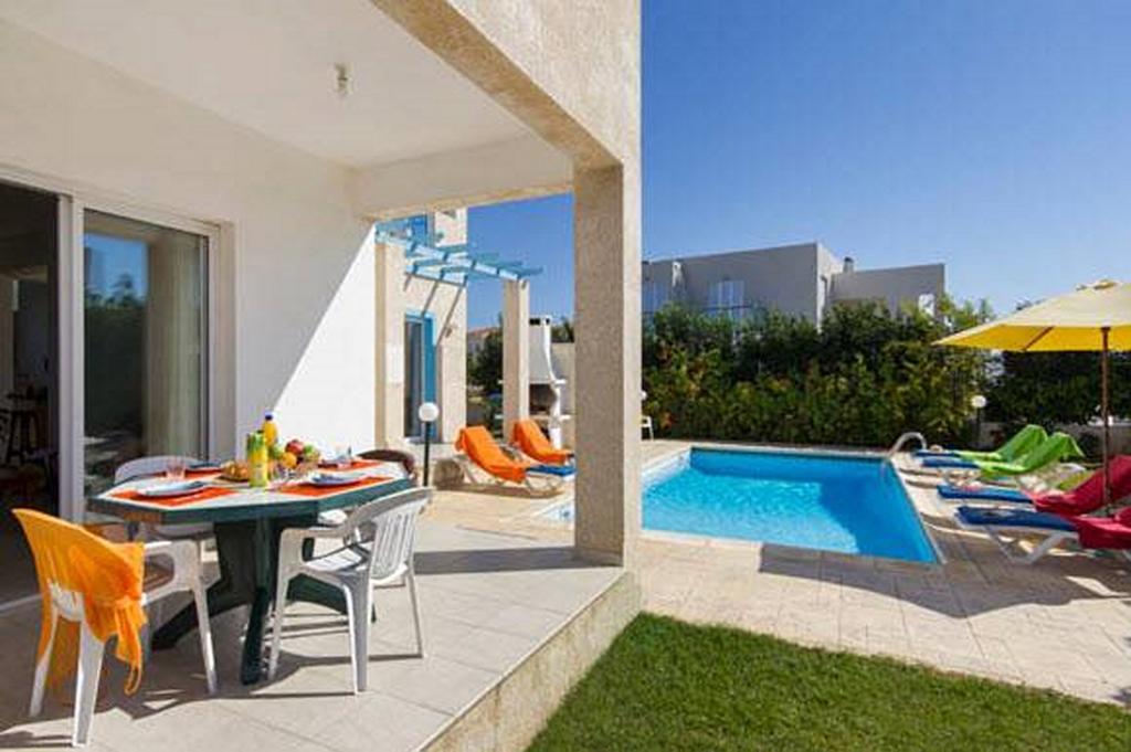 Philippos Paphos Villas - Villa 3 エクステリア 写真